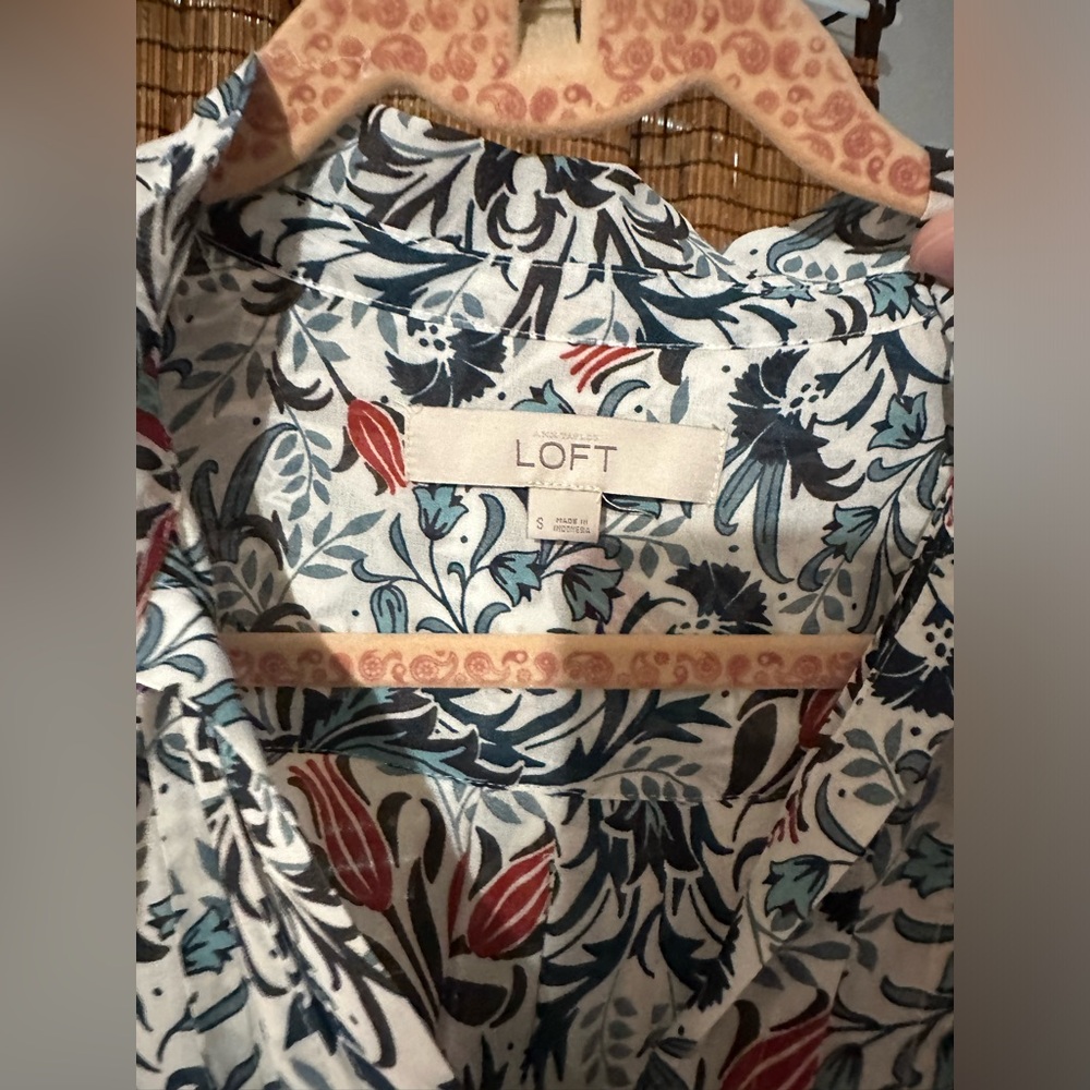 Loft pleated button up paisley top small - Picture 4 of 4